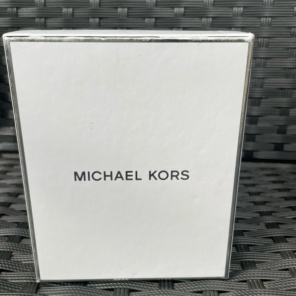 Michael Keychain,Michael Kors Sky Blue Fluffy Key Holder,Bag accesory. - Picture 7 of 12